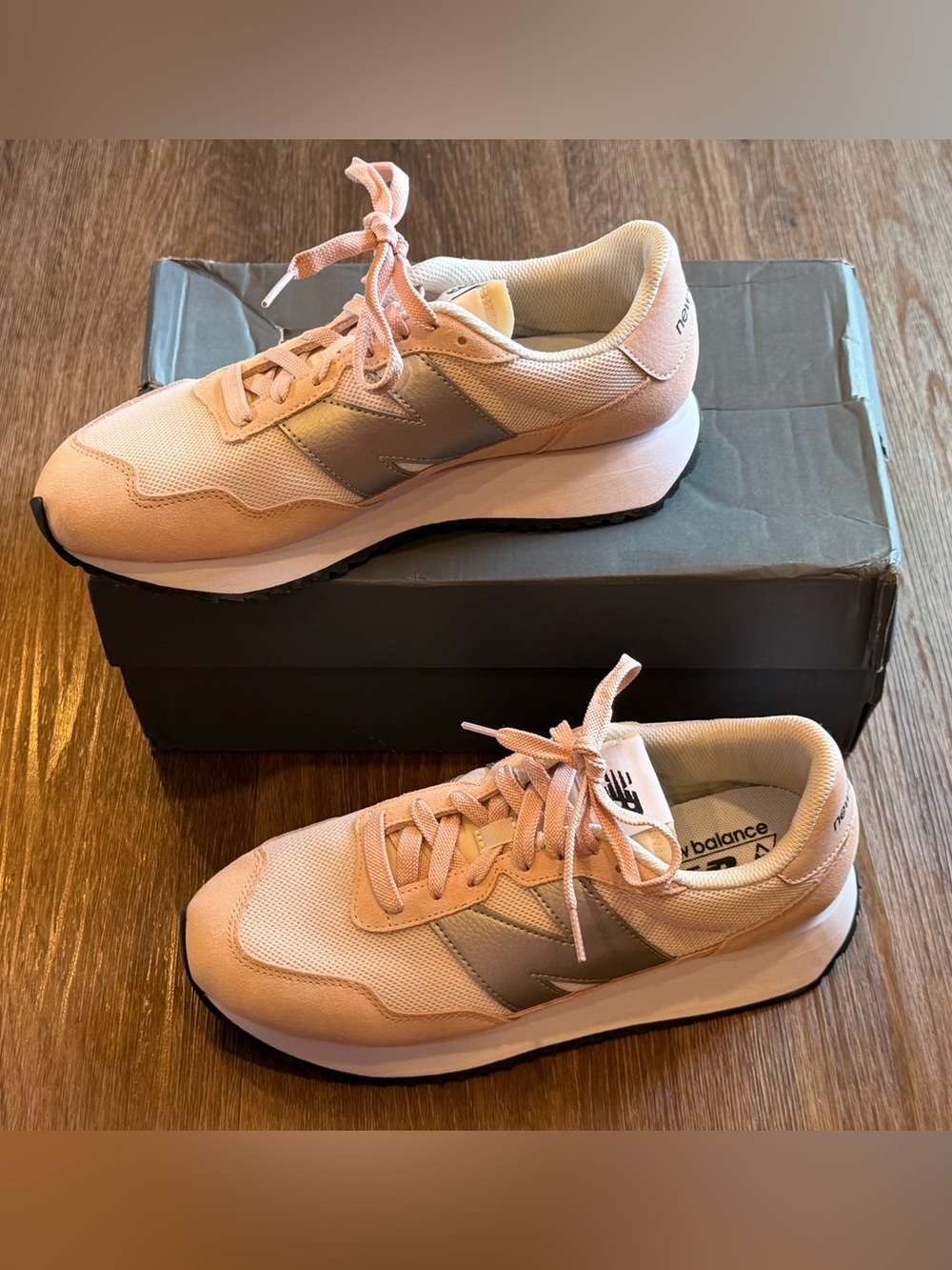 New Balance 237 Women’s Sneaker Size 10 in Rose Water